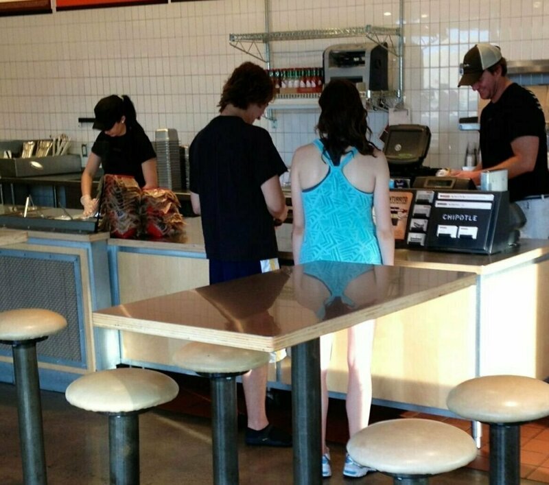 19 компрометирующих отражений, которые случайно попали в сеть (20 фото)