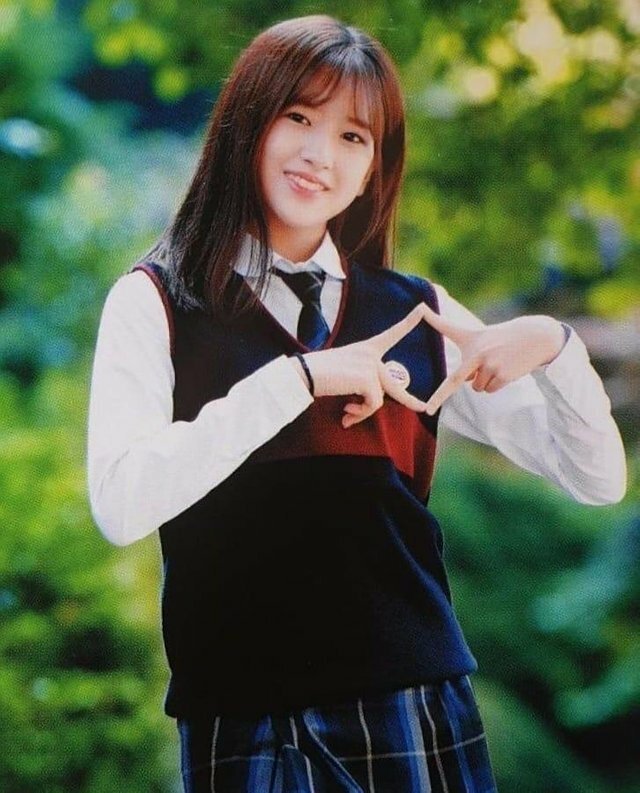 15 странных фотографий из выпускных альбомов, которые лучше никому и никогда не показывать (16 фото)