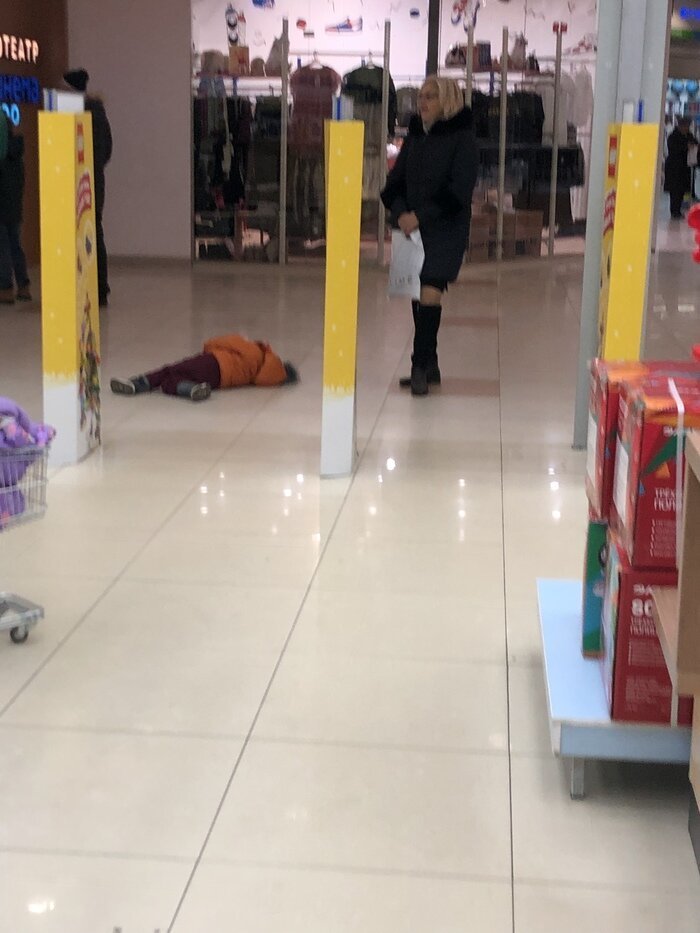 Уставшие бедолаги, на которых даже больно смотреть (18 фото)