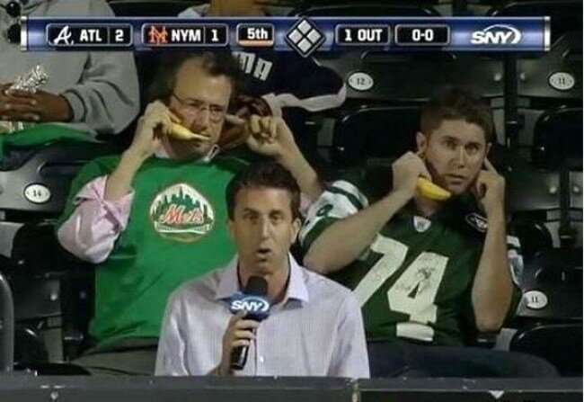 20 неожиданных фотографий, ставших шедеврами благодаря фону (21 фото) 20 неожиданных фотографий, ставших шедеврами благодаря фону (21 фото)