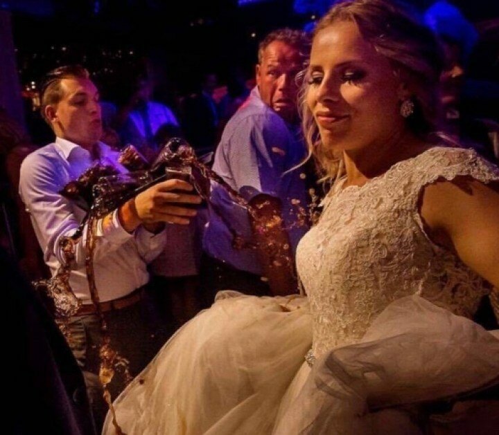 20 неожиданных фотографий, ставших шедеврами благодаря фону (21 фото) 20 неожиданных фотографий, ставших шедеврами благодаря фону (21 фото)