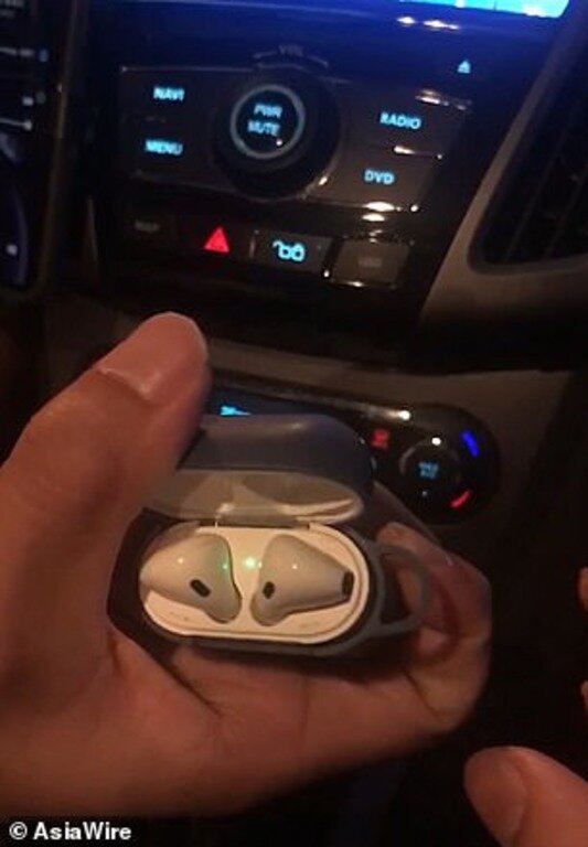 Китаец проглотил наушник AirPod: удивительные приключения гаджета в пищеварительной системе (4 фото)