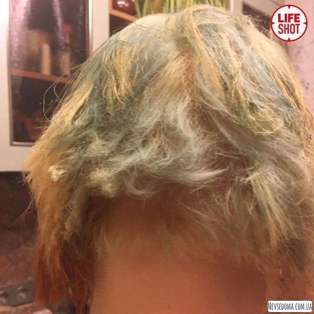Жительница Москвы решила осветлить волосы (7 фото)