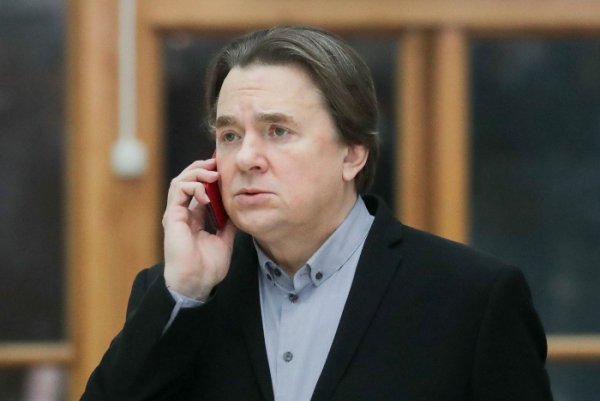 Семья Абрамовых создала геморрой на 8 млн рублей? Эрнста могут «попросить» с «Первого канала» 