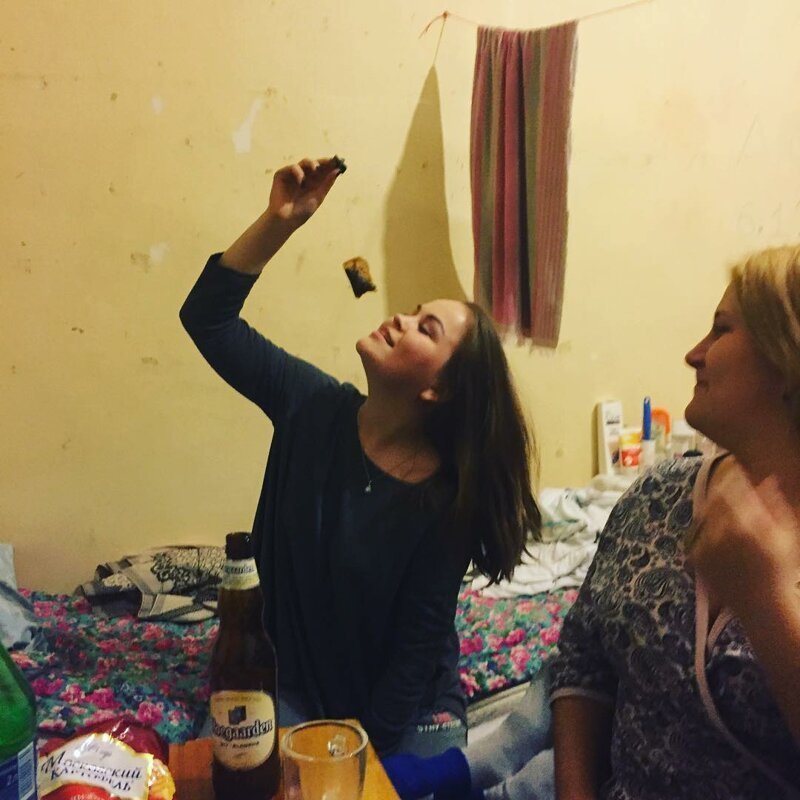 Студенческие общежития: выживание, традиции и тусовки (22 фото)