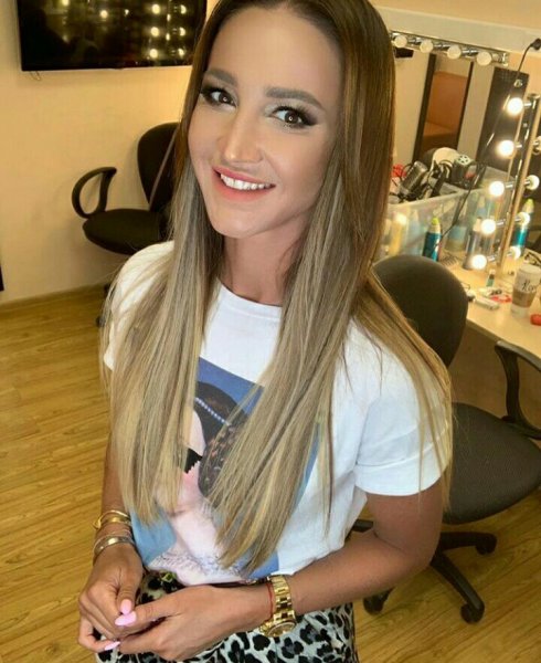 «Сбрей трамплин, позорница!»: Усатая Бузова опозорилась в сети
