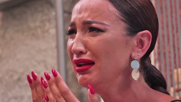 Бузова «спалила» беззубый рот. Батруха «постарался»?
