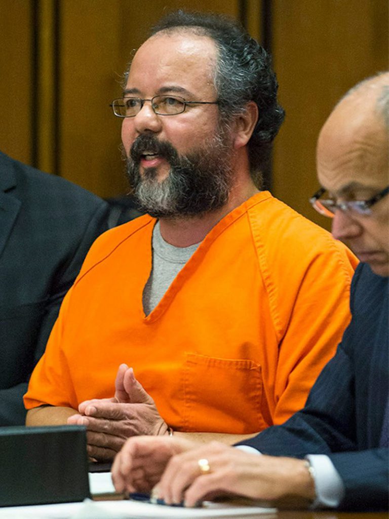 Украденное детство: дети, которые провели много лет в плену у маньяков (6 фото)