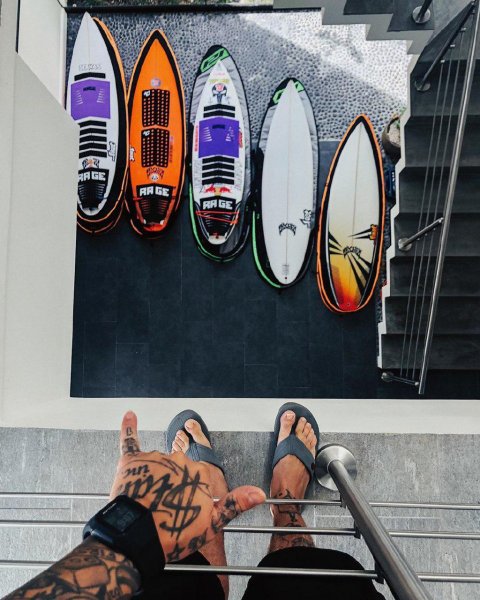 Тимати, постриги ногти! «Отвратительные отростки» рэпера поразили интернет
