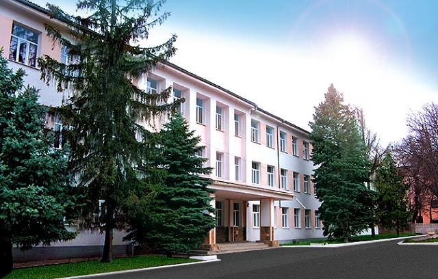 В Симферополе снова нашли крокодила. На этот раз возле школы