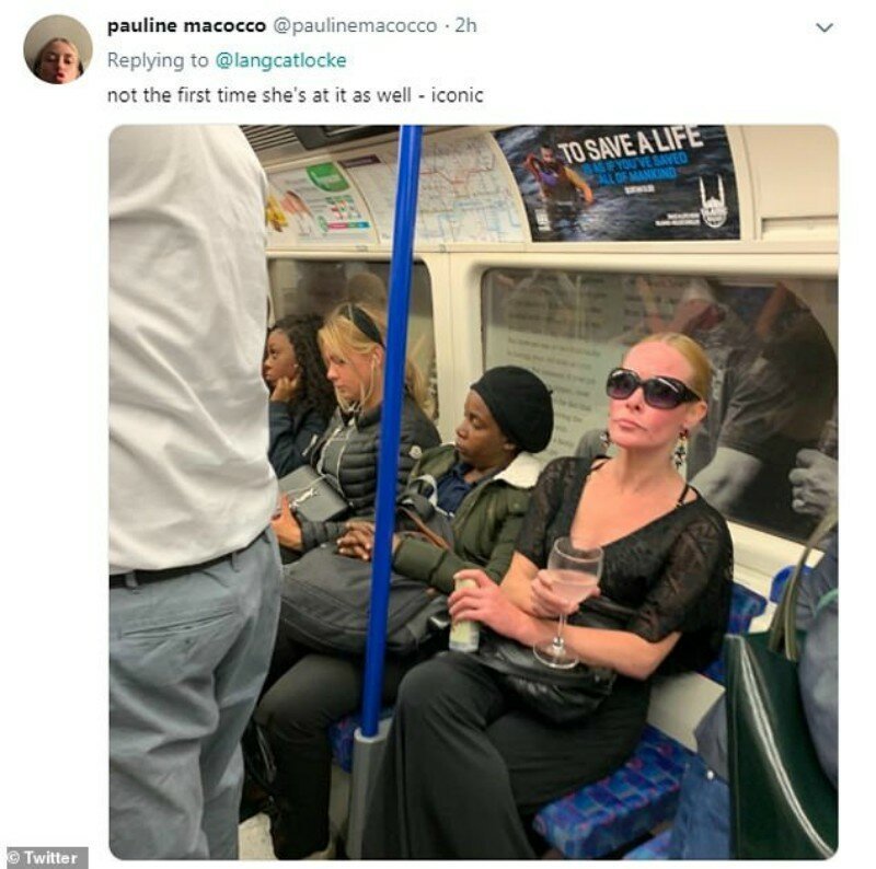 В метро Лондона заметили элегантную даму с бокалом (8 фото) В метро Лондона заметили элегантную даму с бокалом (8 фото)