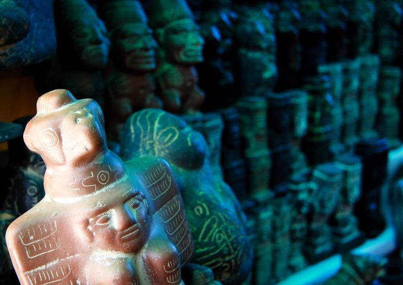 "Рынок ведьм" в кратере потухшего вулкана на высоте 3000 метров (15 фото)