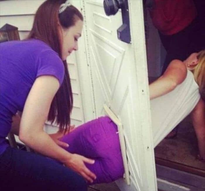 Типичные проблемы девушек с аппетитными формами (16 фото)