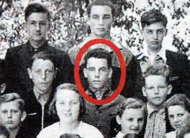 Жуткая история Йозефа Фритцля, который 24 года насиловал дочь и прятал ее в бункере (19 фото)