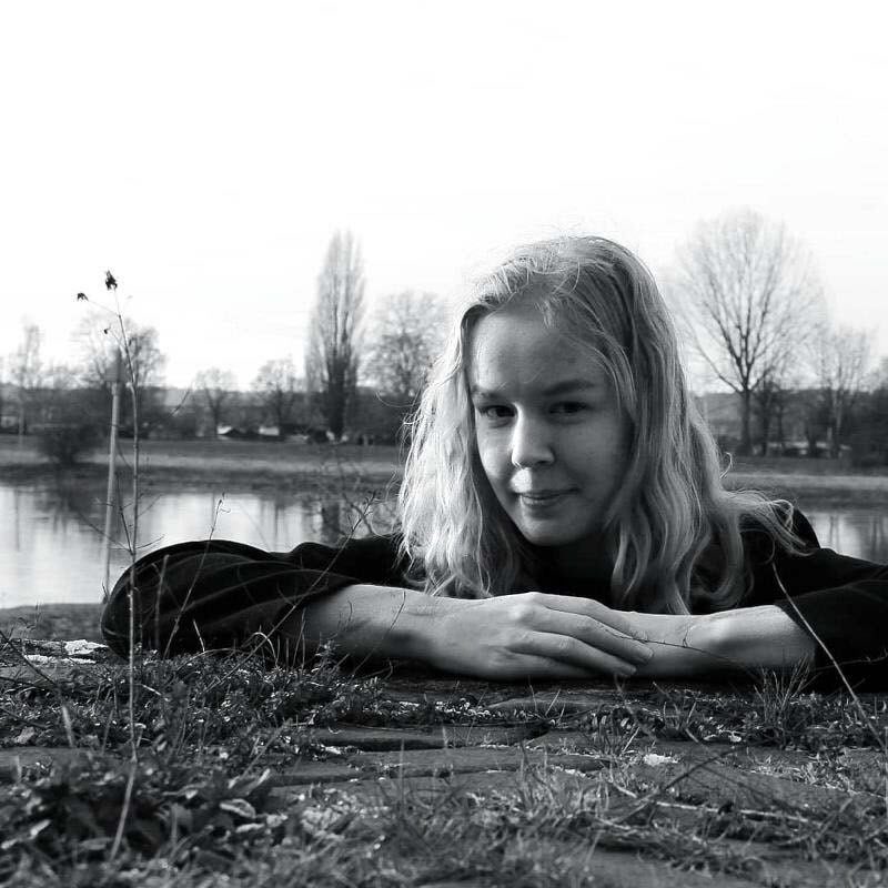 17-летняя жертва изнасилования подверглась эвтаназии (9 фото) 17-летняя жертва изнасилования подверглась эвтаназии (9 фото)