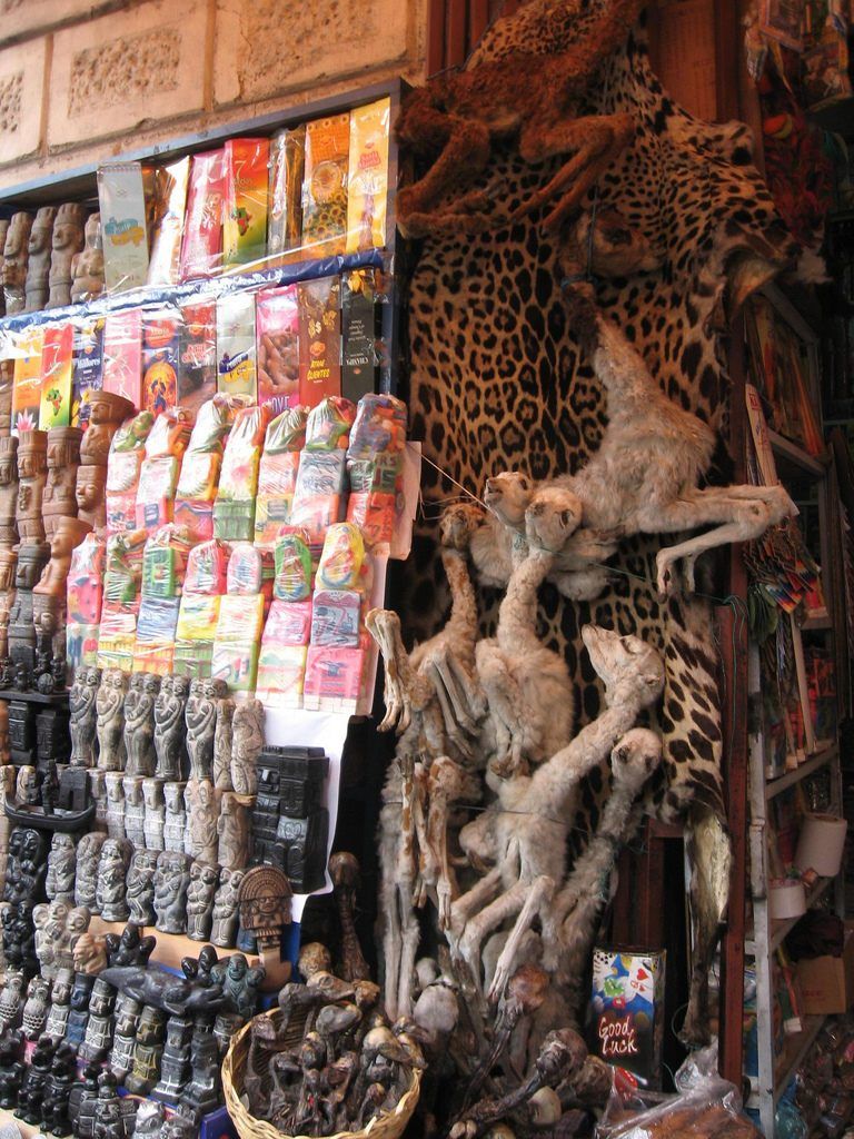 "Рынок ведьм" в кратере потухшего вулкана на высоте 3000 метров (15 фото)