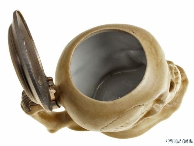 Если среди ваших друзей есть студент-медик, он будет без ума от такого подарка (4 фото)