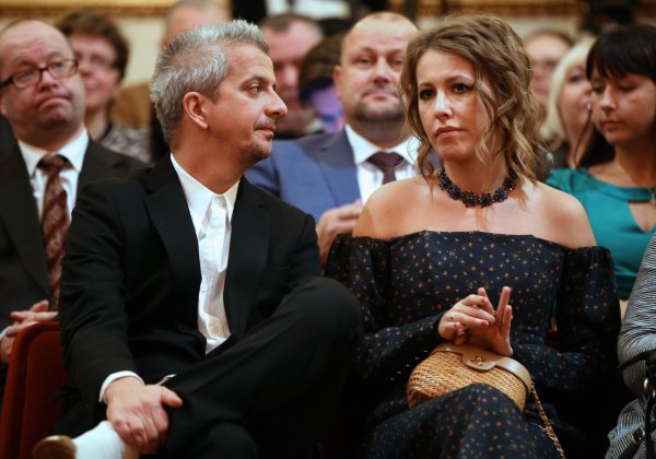 Вернется к Виторгану? «Распухшее» лицо Собчак «спалило» проблемы с Богомоловым
