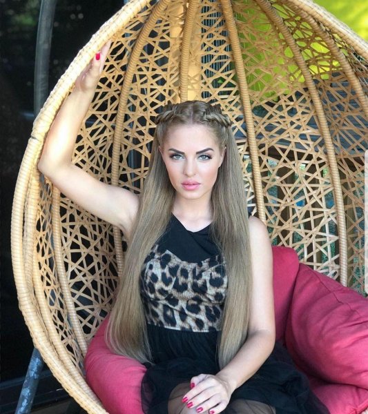 Не пейте девки! Ефременкова в прямом эфире показала до чего доводит алкоголь
