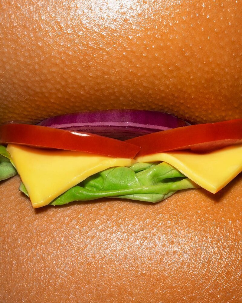 Провокационные работы фотографа, который снял новую обложку для журнала Playboy (13 фото) Провокационные работы фотографа, который снял новую обложку для журнала Playboy (13 фото)