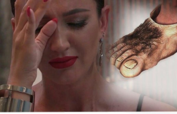 Тётя Оля великан! Бузова повергла в шок Сеть своим огромным размером ноги
