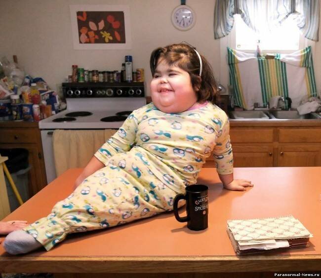 Девочке-русалке было 10 лет (6 фото)