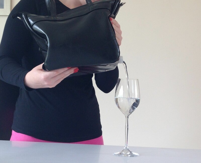 Чтобы не спалили: прячем алкоголь по-студенчески (27 фото)