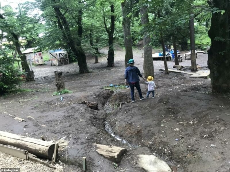 Японцы разрешили детям играть с огнем (13 фото) Японцы разрешили детям играть с огнем (13 фото)