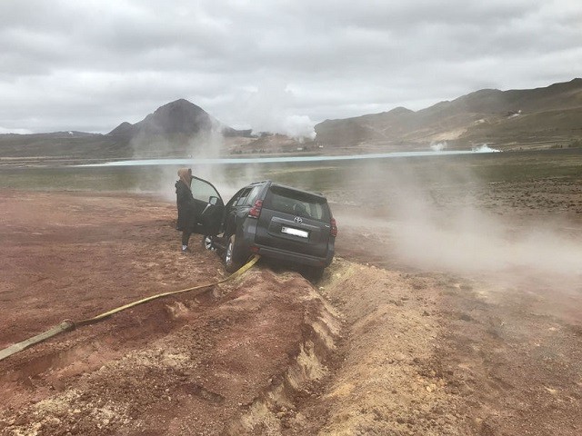 Именно из-за таких людей во многих странах недолюбливают туристов (23 фото)