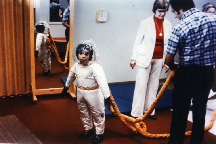 Мальчик в пузыре: дюжина лет в ожидании смерти (11 фото)