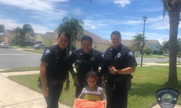 В США голодный мальчик позвонил в 911, чтобы заказать пиццу (1 фото)