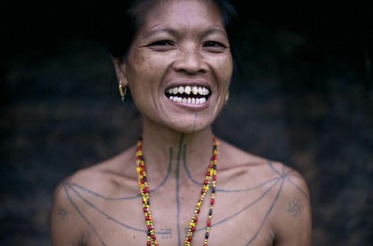 Покалечить ради красоты: ужасающие традиции племен и народов (23 фото)