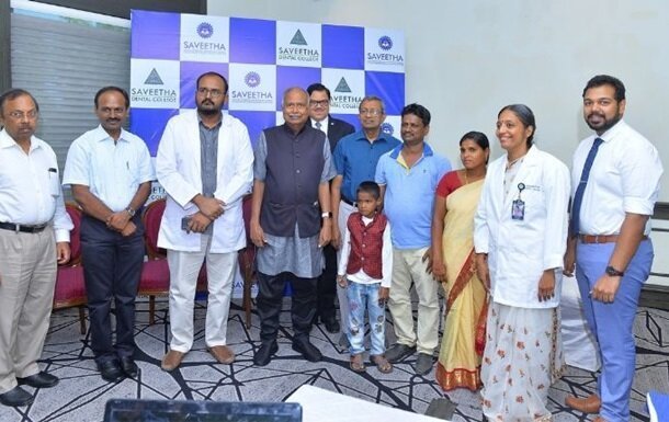 У семилетнего мальчика врачи удалили 526 лишних зубов (8 фото + 1 видео)