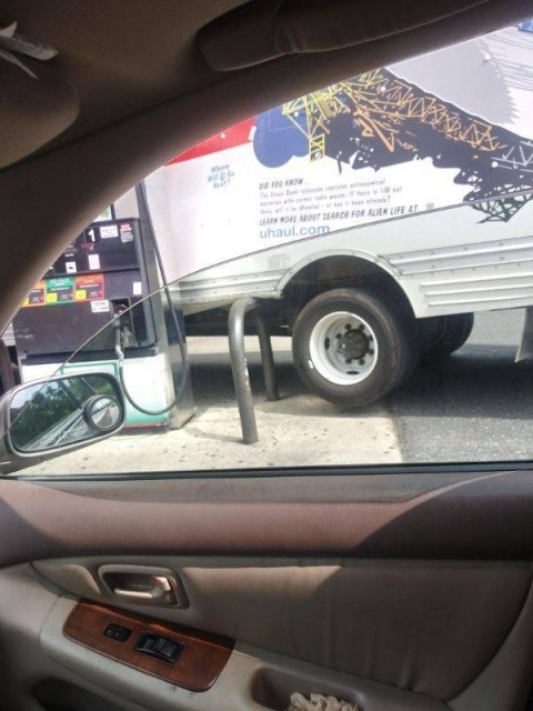 Кто выдал этим людям водительские права? (25 фото)