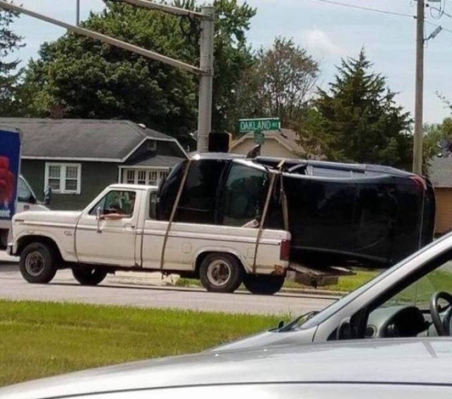 Кто выдал этим людям водительские права? (25 фото)