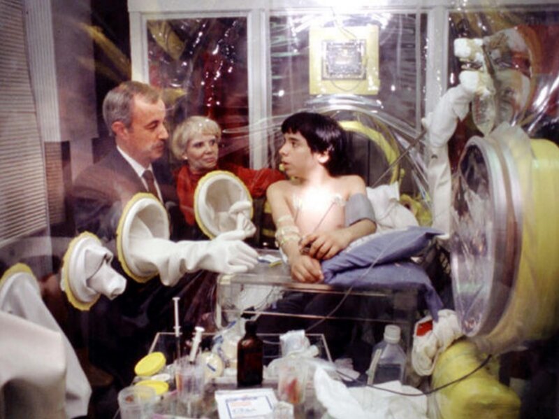 Мальчик в пузыре: дюжина лет в ожидании смерти (11 фото)