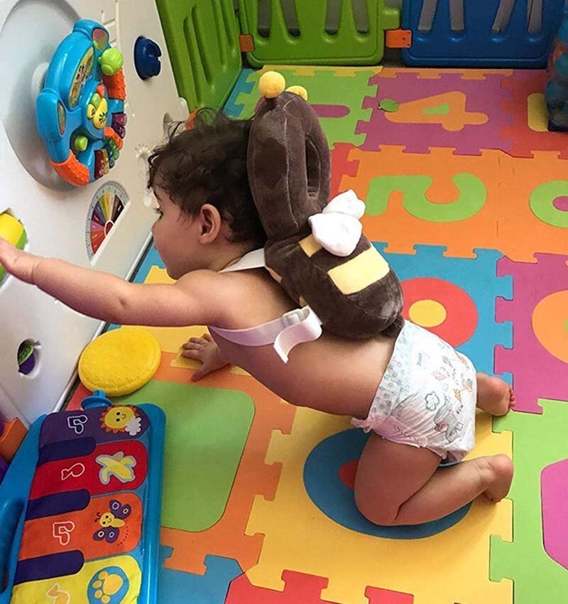 Эти потрясающие «рюкзаки» защищают головы малышей при падении (18 фото)