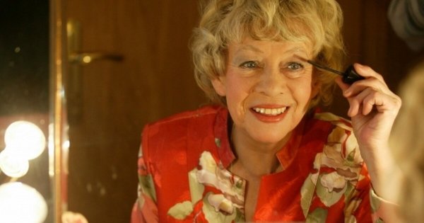 Тяжелая болезнь и сложная судьба: Умерла актриса Александра Назарова
Тяжелая болезнь и сложная судьба: Умерла актриса Александра Назарова