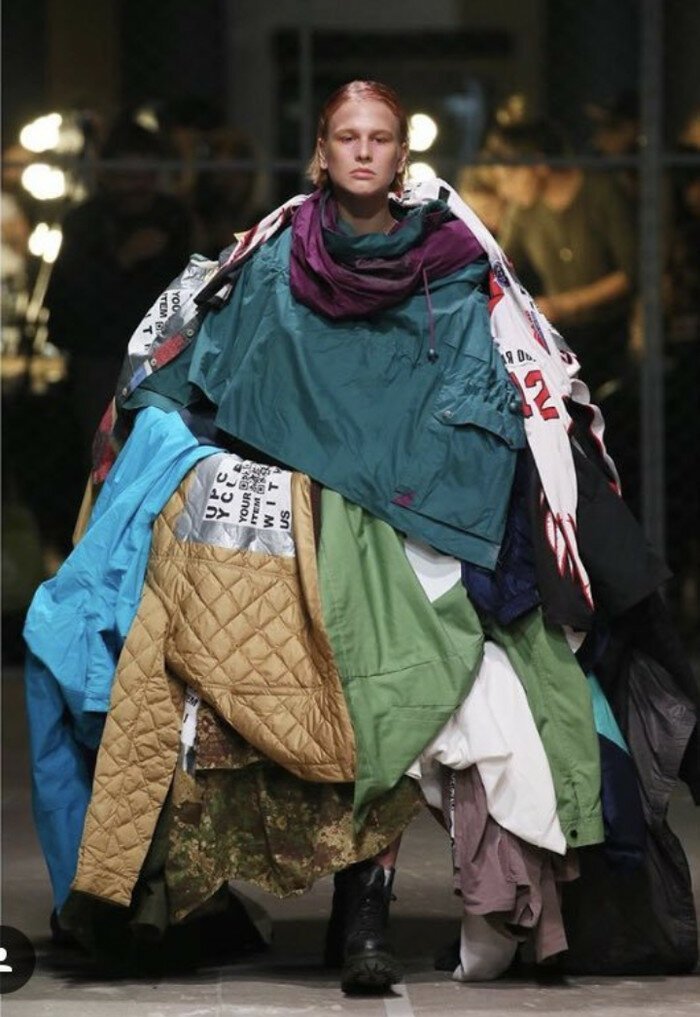 Люди, ставшие жертвами моды (17 фото)