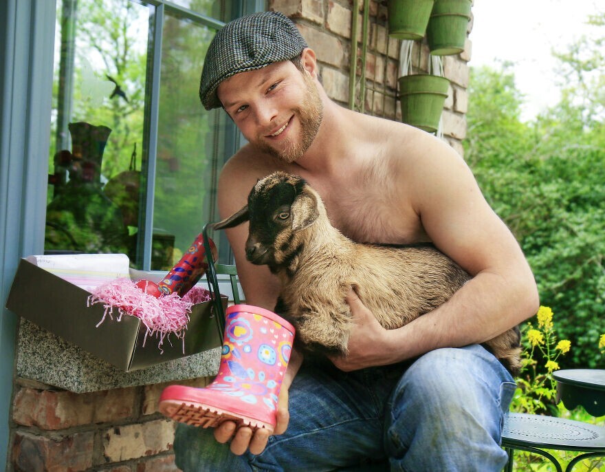 Календарь горячих ирландских фермеров на 2024 год (14 фото) Календарь горячих ирландских фермеров на 2024 год (14 фото)