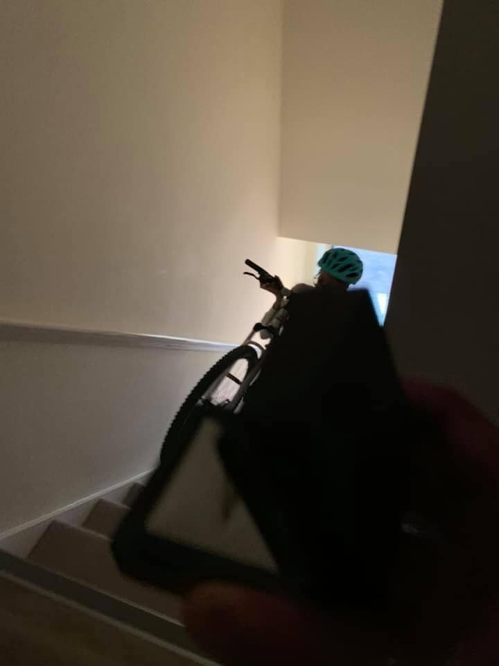 Британец хотел жениться и 20 раз сфоткал кольцо на фоне своей девушки, а она ничего не заметила (23 фото) Британец хотел жениться и 20 раз сфоткал кольцо на фоне своей девушки, а она ничего не заметила (23 фото)