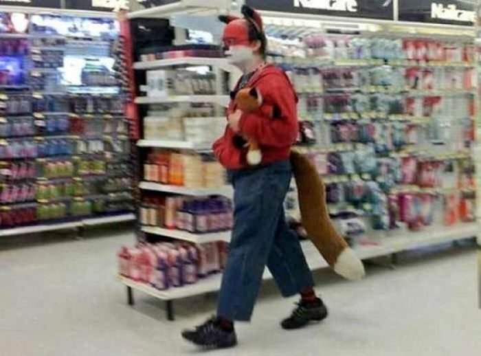 Люди, ставшие жертвами моды (17 фото)