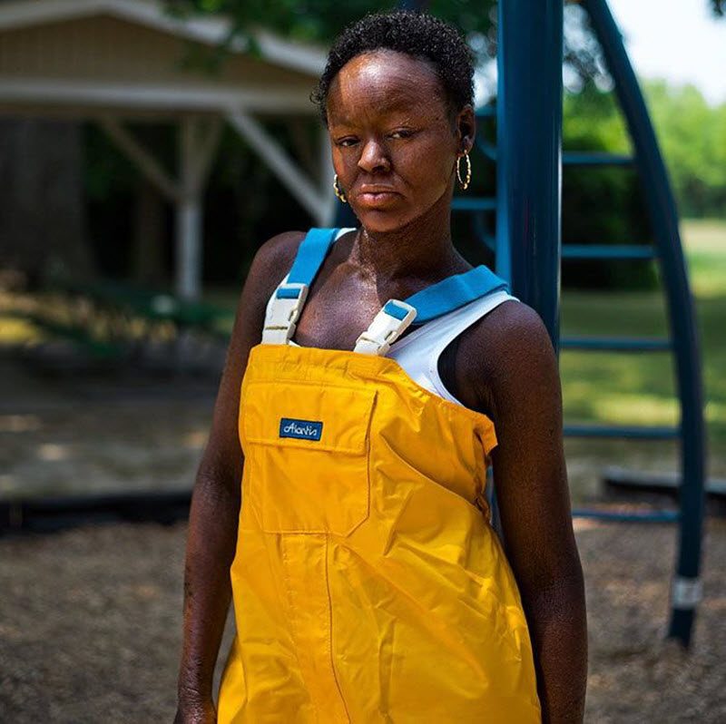 Модель-змея, сбрасывающая кожу каждые 2 недели (13 фото)