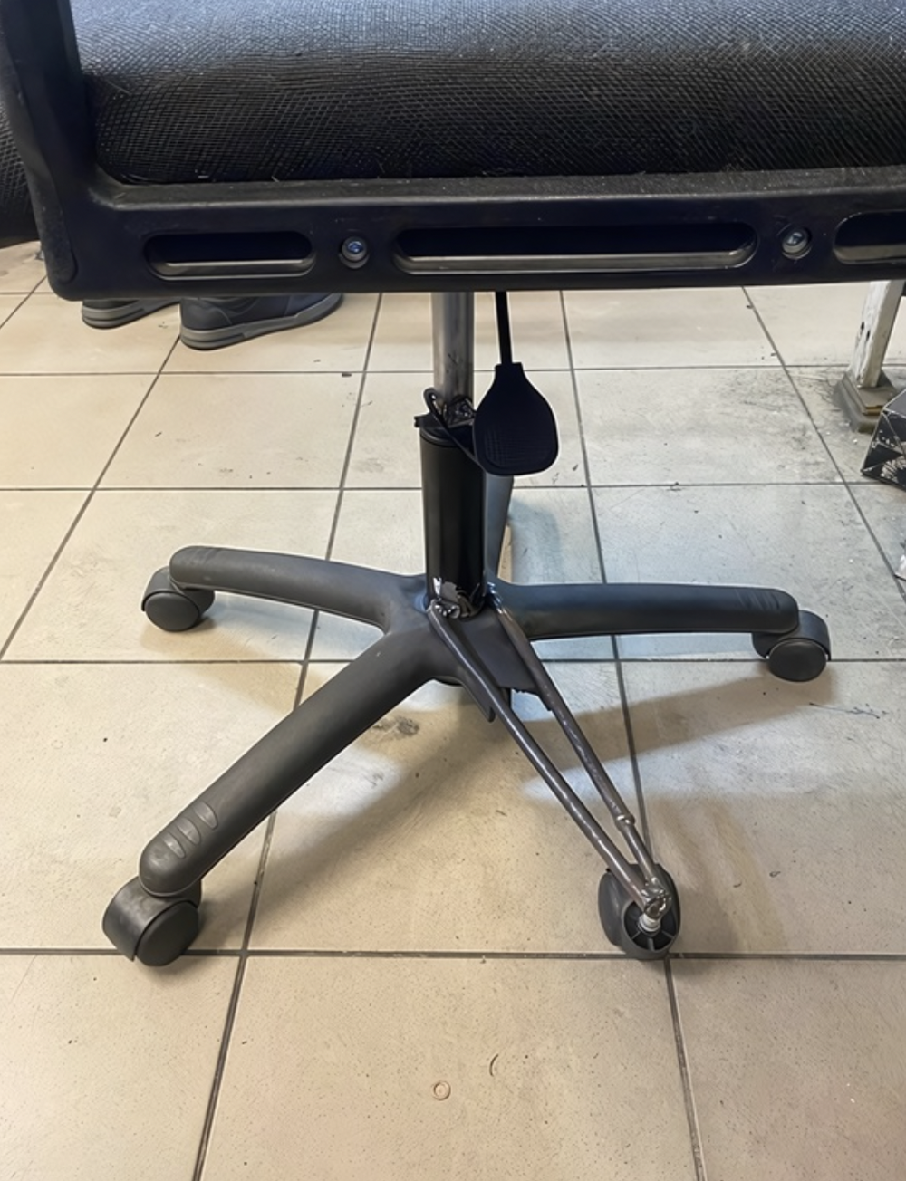 Смотри, я починил: очередные шедевры от рукастых людей (16 фото)