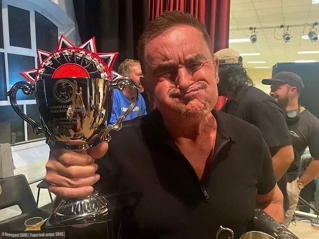 Британец в 18-й раз стал чемпионом мира по гримасам (7 фото) Британец в 18-й раз стал чемпионом мира по гримасам (7 фото)