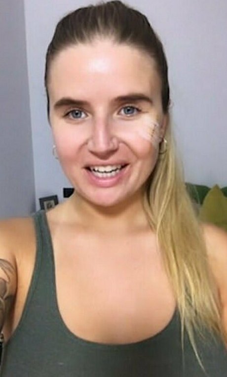 "Насилуют!": веганы заявили о недопустимости совместного содержания разнополой птицы на ферме (6 фото) "Насилуют!": веганы заявили о недопустимости совместного содержания разнополой птицы на ферме (6 фото)