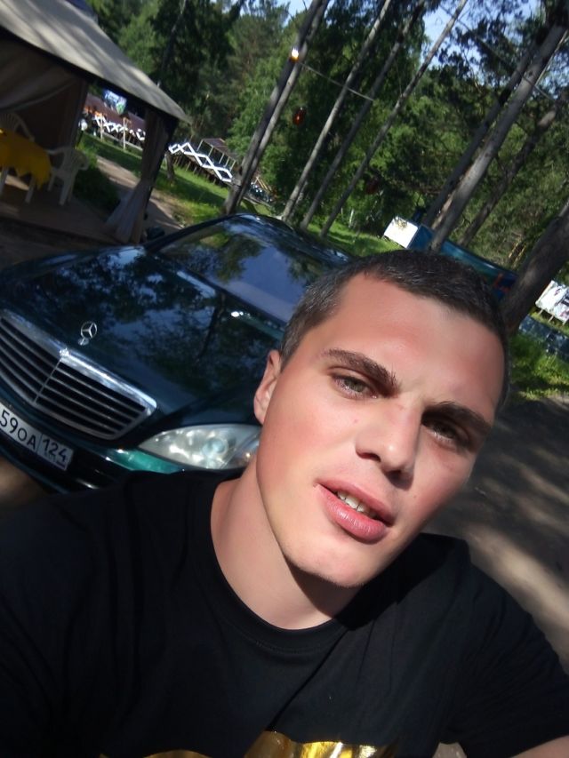 Сын чиновника с другом до смерти избили человека и сняли это на видео: красноярцы готовятся протестовать (10 фото + 2 видео)