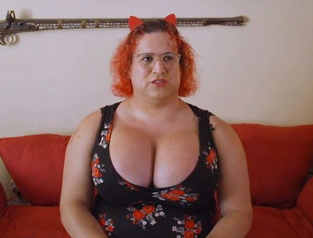 Ультраженственные изменения ветерана войны из США (10 фото)