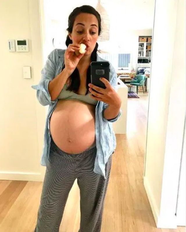 Австралийка выбрала странное имя для младенца, но оно оказалось вне закона (9 фото)