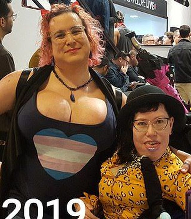 Ультраженственные изменения ветерана войны из США (10 фото)